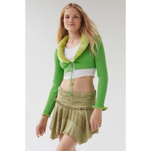 Urban Outfitters Izzy Cropped Cardigan Christmas Grinch Faux Fur Green New Small - Picture 3 of 15